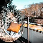 Luxury Family Apartment With Private Parking And Forest View