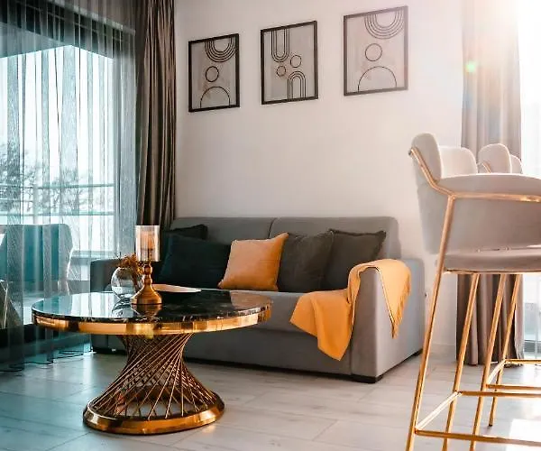 Luxury Family Apartment With Private Parking And Forest View