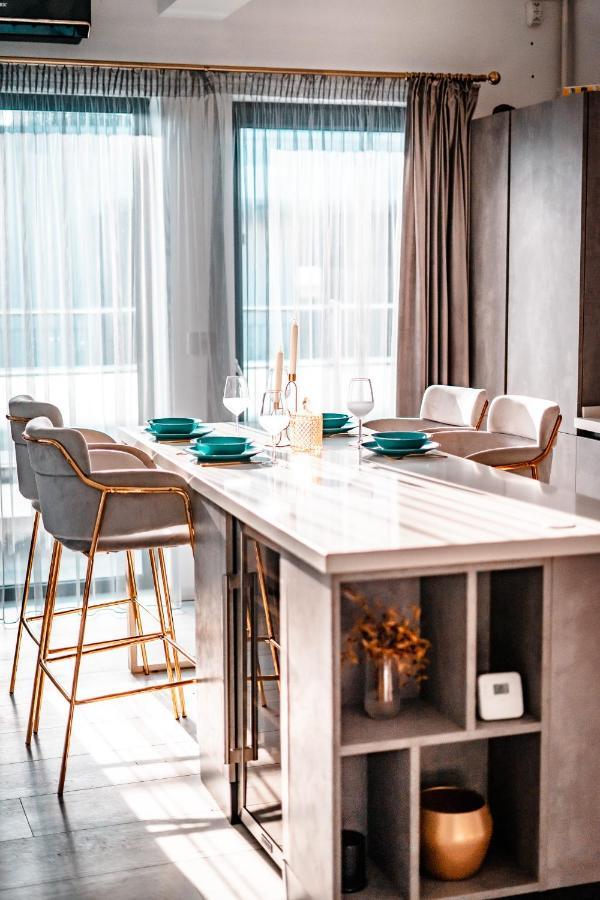 Luxury Family With Private Parking And Forest View Timisoara