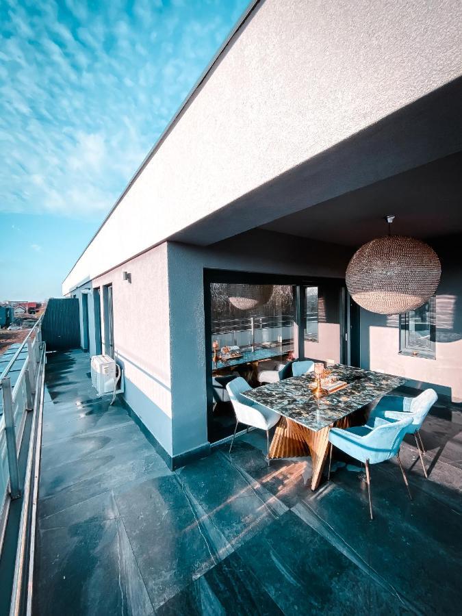 Luxury Family With Private Parking And Forest View Timisoara